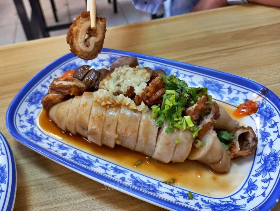 台南中西區國華街美食小吃【東山古腸新】招牌三寶古早味糯米大腸 炸肥腸 黑香腸 傳承30年好味道 - 第10張圖 台南必吃小吃