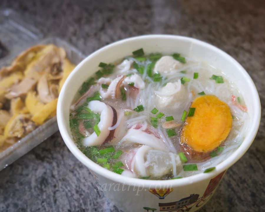 花蓮美食【單一純賣 雞湯小卷米粉】擁有高人氣高評價 花蓮人氣排隊美食 - 第1張圖 花蓮美食【單一純賣 雞湯小卷米粉】擁有高人氣高評價 花蓮人氣排隊美食