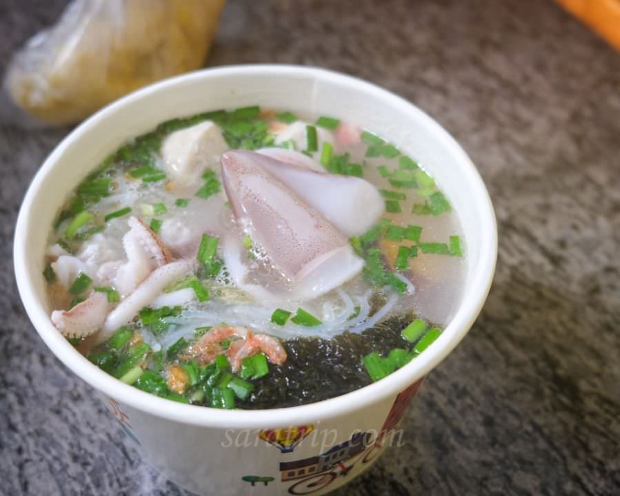 花蓮美食【單一純賣 雞湯小卷米粉】擁有高人氣高評價 花蓮人氣排隊美食 - 第6張圖 花蓮旅遊美食