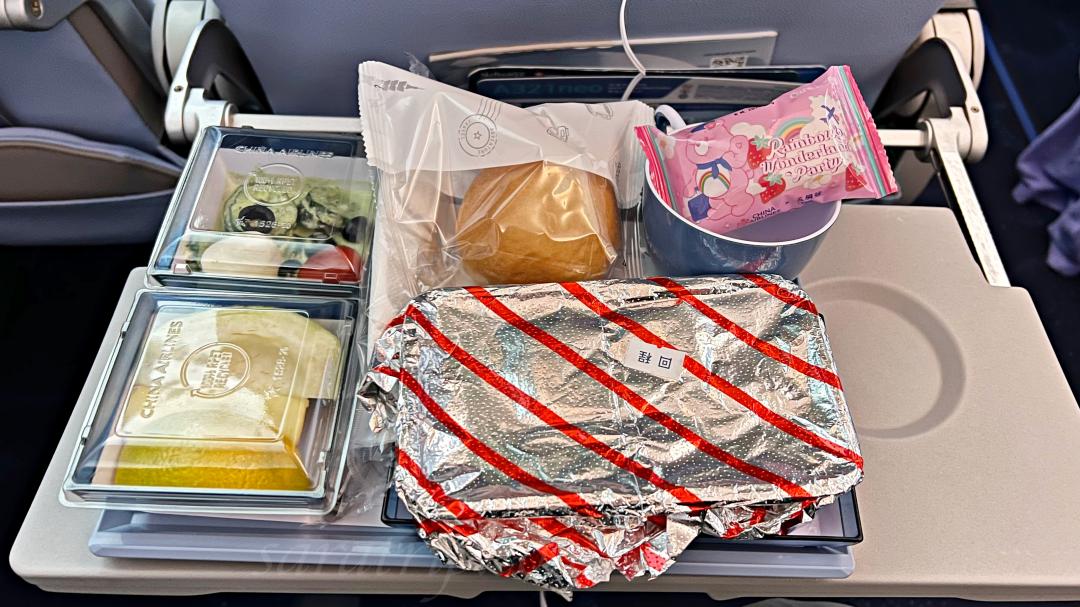 華航A321neo經濟艙開箱|台北直飛清邁,機上餐點 - 第14張圖 華航A321neo經濟艙開箱|台北直飛清邁,機上餐點
