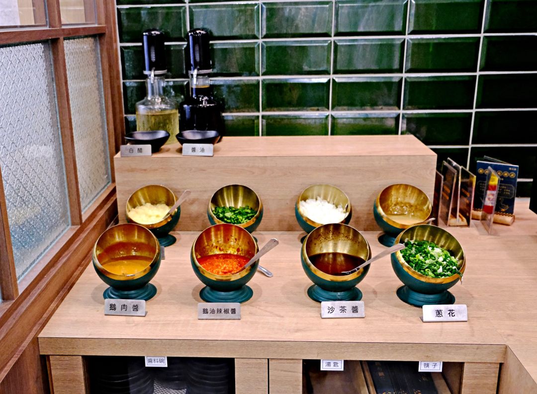 【雲林火鍋推薦】鵝与鍋虎尾總店｜全台第一鵝肉火鍋！20隻鵝熬8小時的鵝白湯